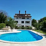 House With Pool *