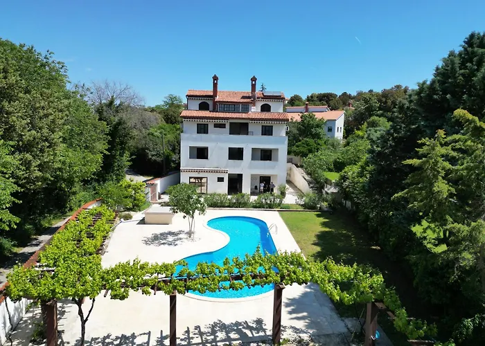 House With Pool Apartamento *