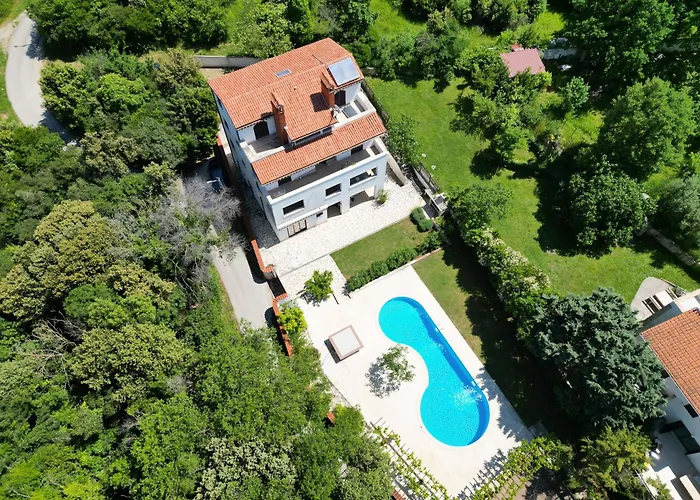 House With Pool